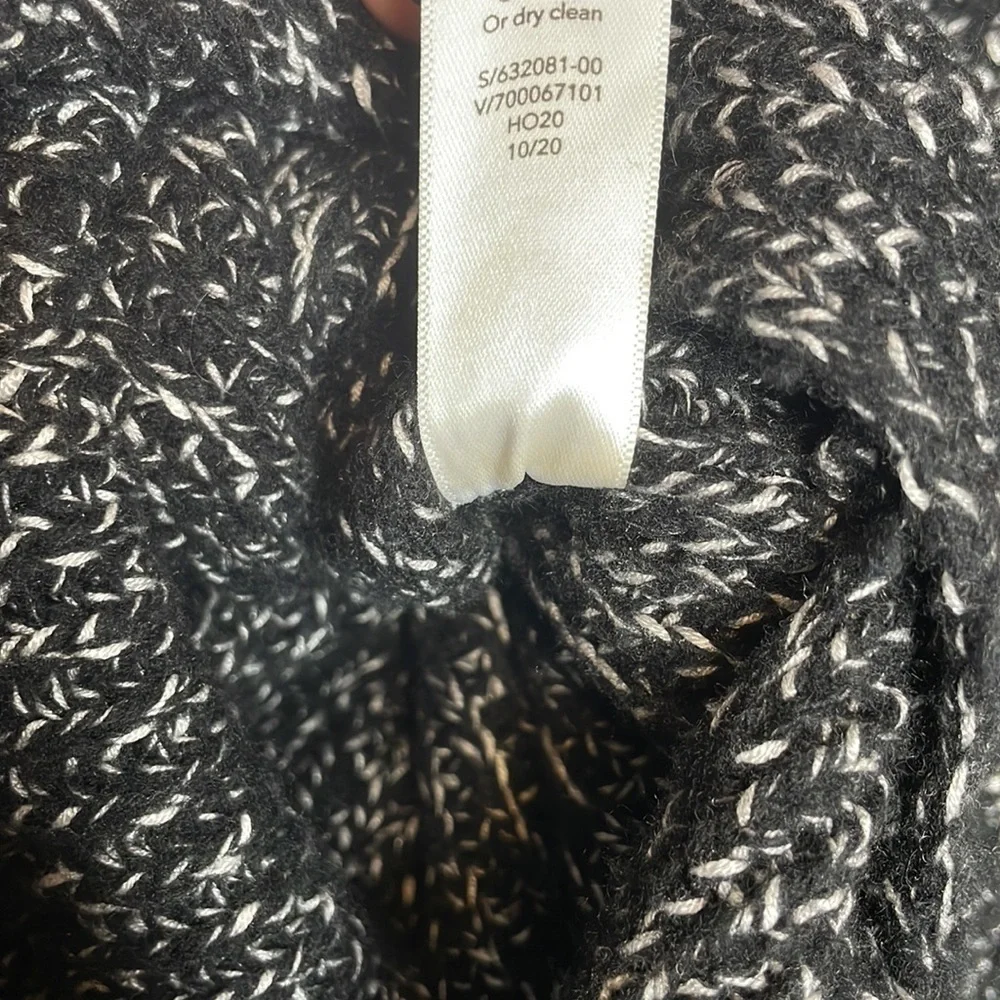 Athleta | Black & White Wool Shasta V-Neck Sweater Size XXS